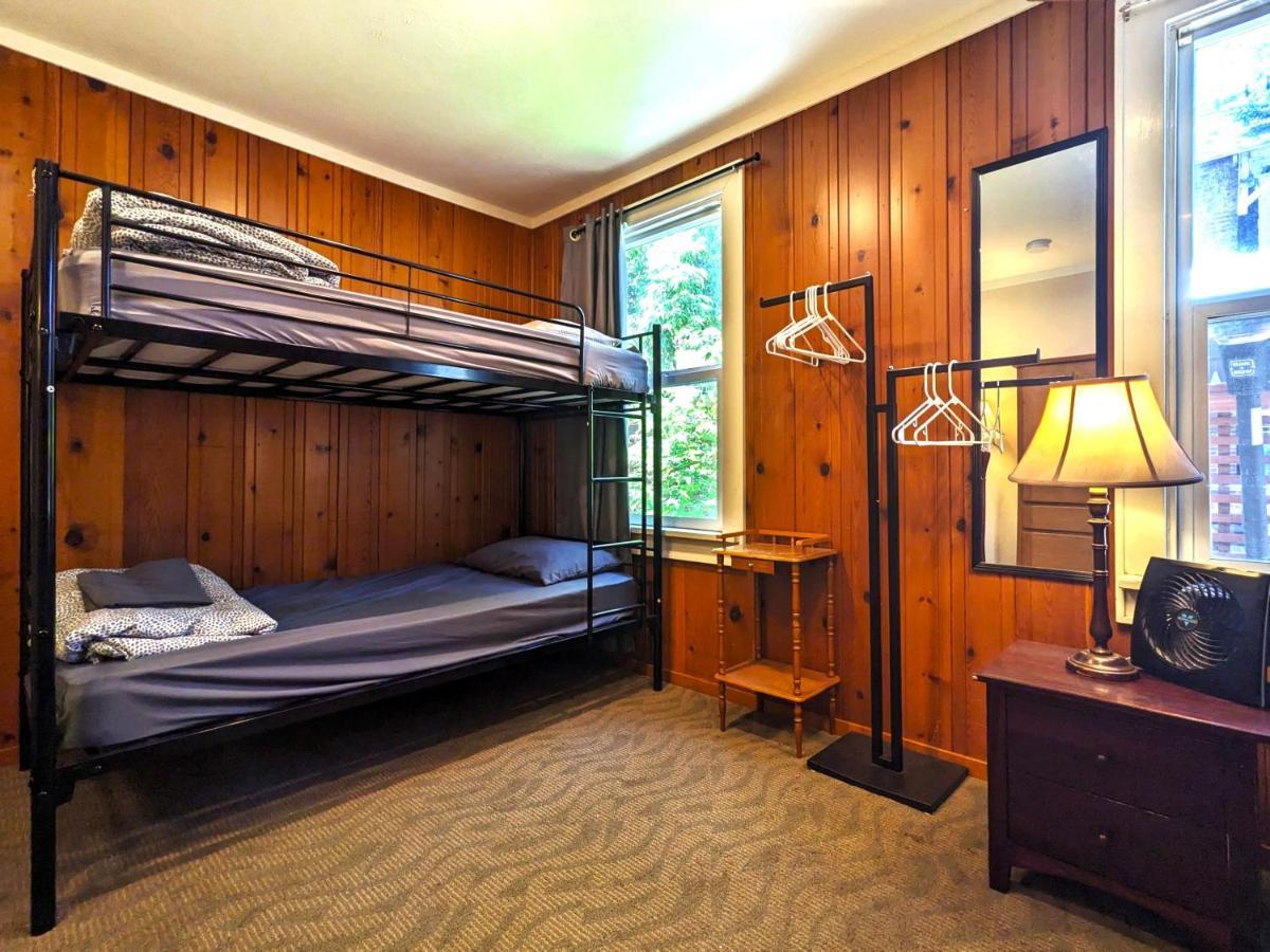 Bunk & Brew Historic Lucas House - Hostel Bend Eksteriør bilde